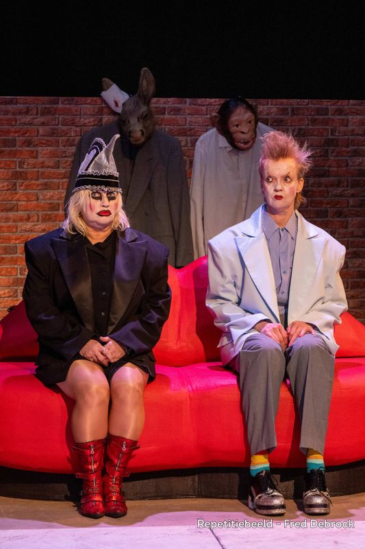 Worldwide International Global Idiodrama - Chassé Theater