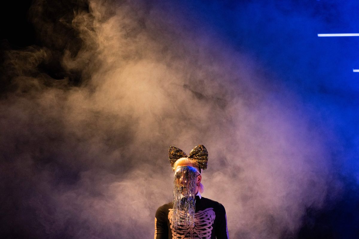 Worldwide International Global Idiodrama - Chassé Theater