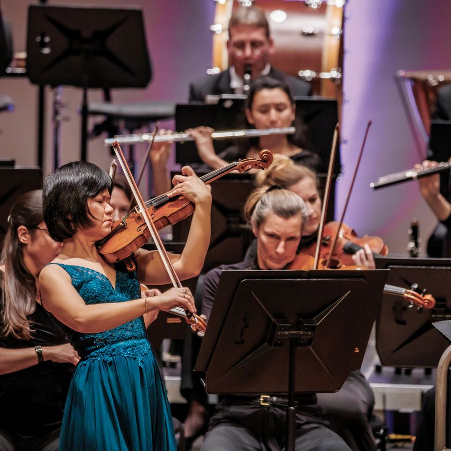 Sjostakovitsj 1 en Brahms' Vioolconcert | Chassé Theater Breda