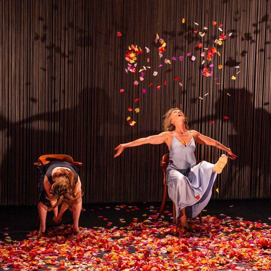 Nothing Left On Blue | Chassé Theater Breda