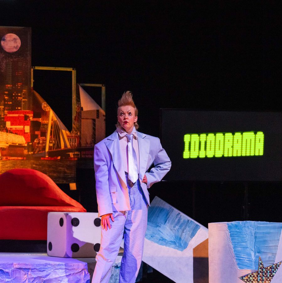 Worldwide International Global Idiodrama - Chassé Theater