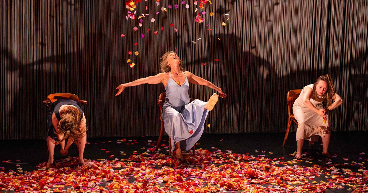 Nothing Left On Blue — Compagnie Tiuri