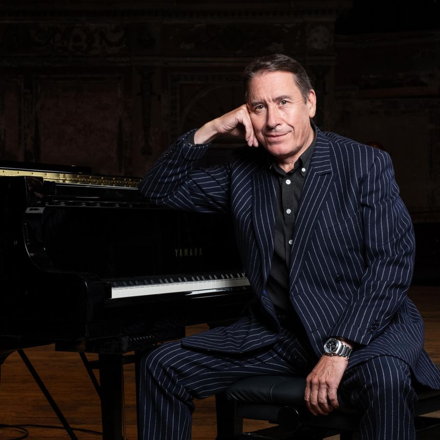 Jools Holland | Chassé Theater Breda
