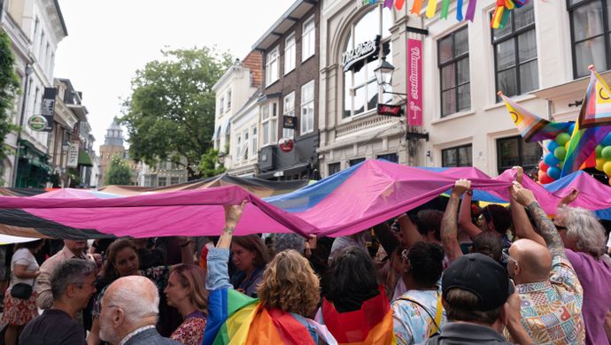 Expositie - PRIDE VLAG | Chassé Theater Breda