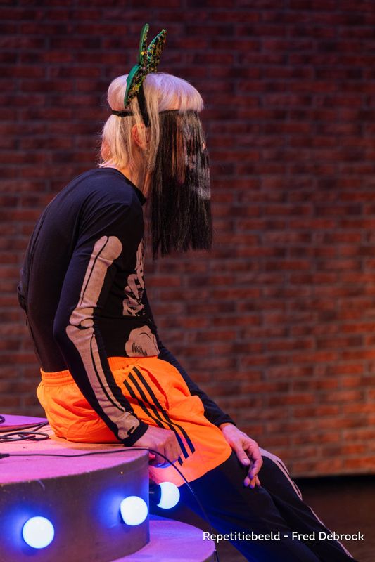 Worldwide International Global Idiodrama - Chassé Theater