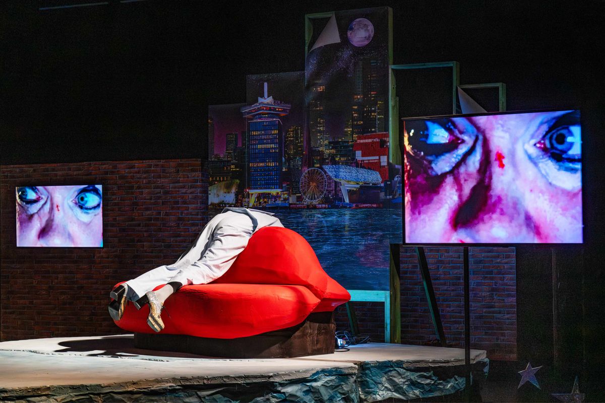 Worldwide International Global Idiodrama - Chassé Theater