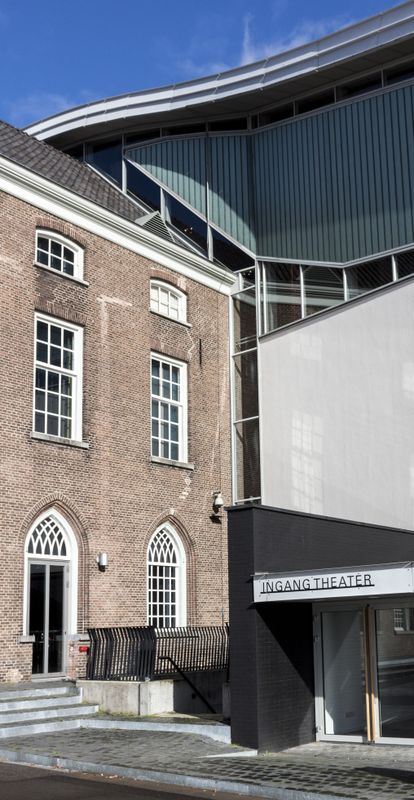 De Kloosterkazerne  steekt in het Chassé Theater