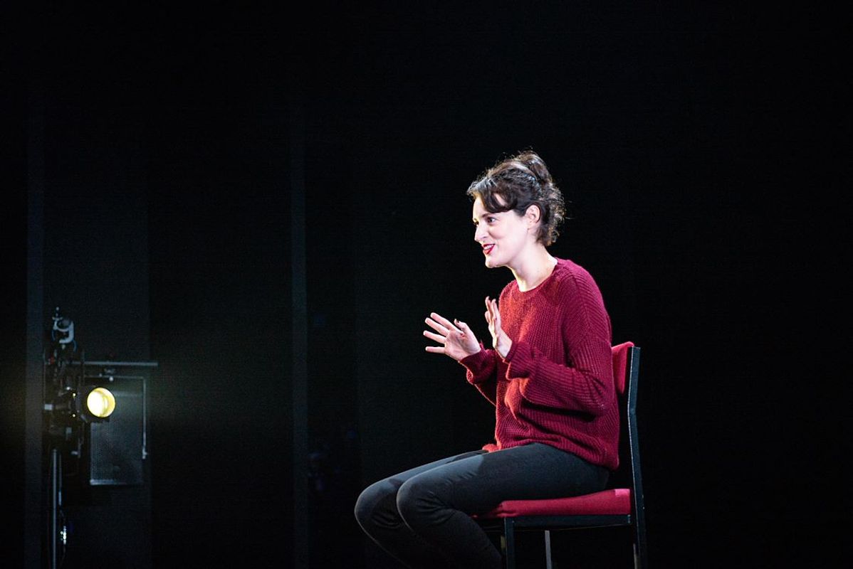 Scenebeeld: NT Live 2026 – Fleabag