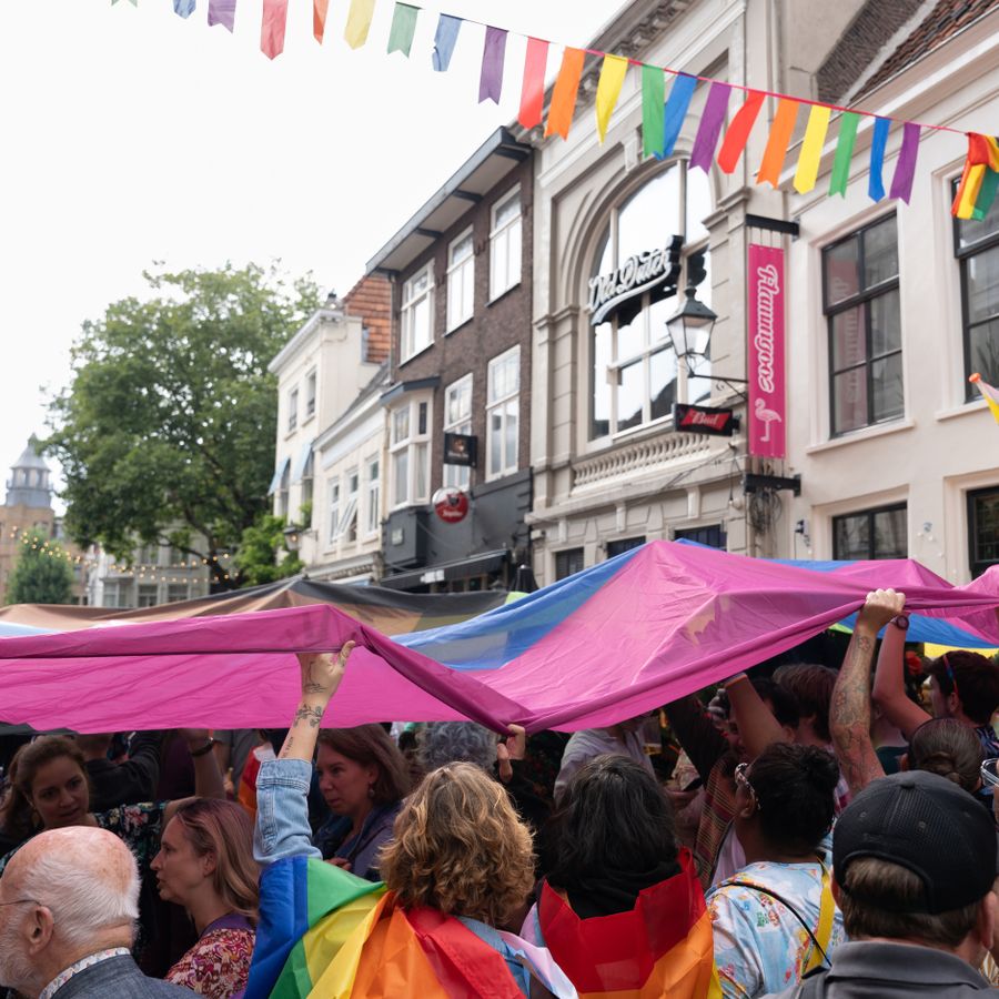 Expositie - PRIDE VLAG | Chassé Theater Breda