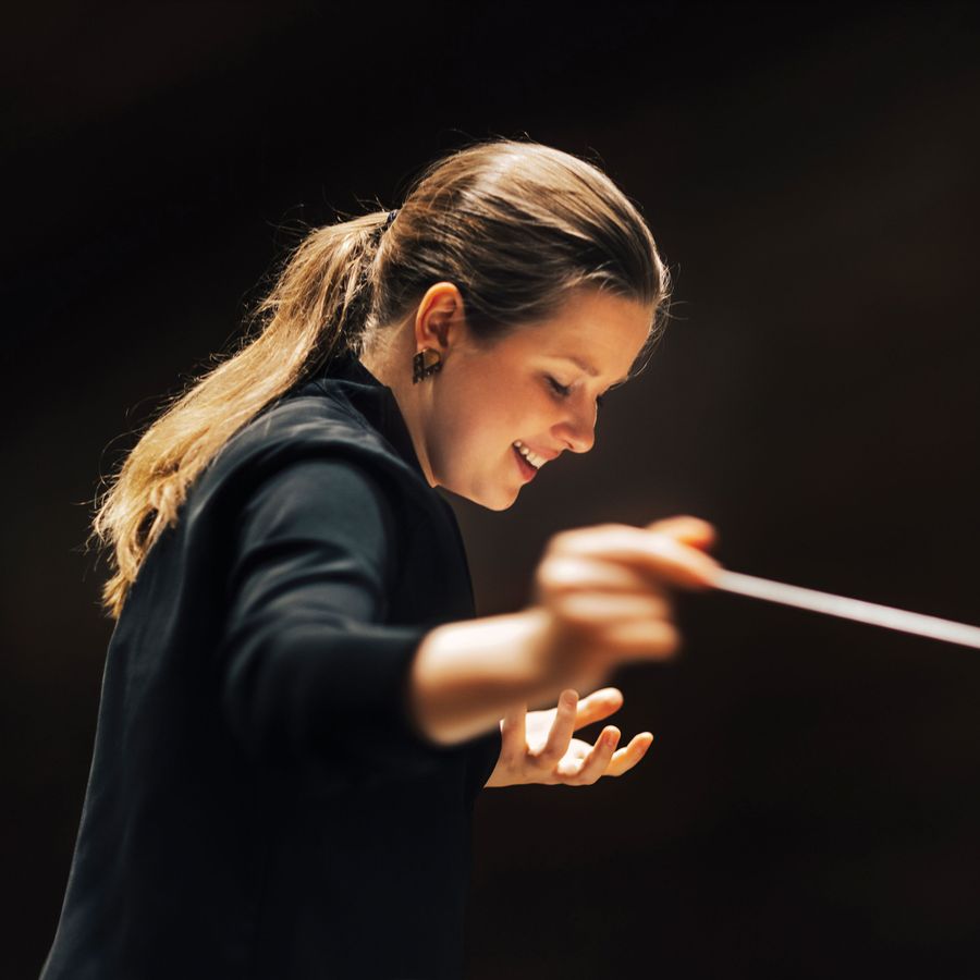 Elgars Celloconcert en Stravinsky's Vuurvogel | Chassé Theater Breda
