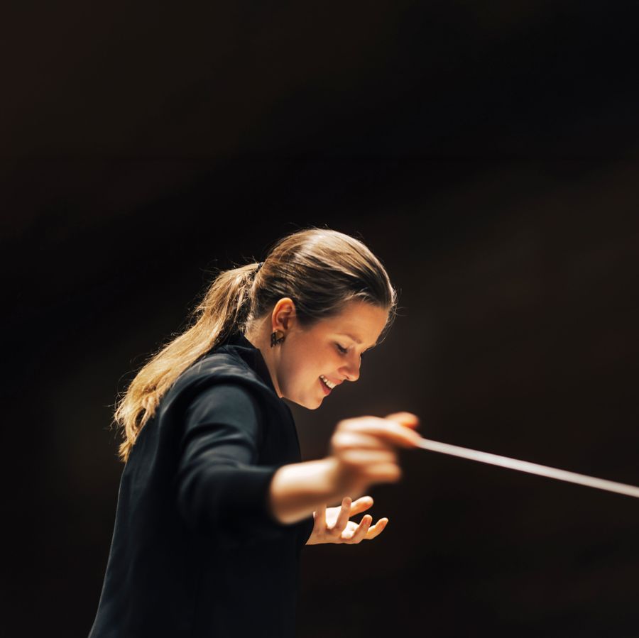 Elgars Celloconcert en Stravinsky's Vuurvogel | Chassé Theater Breda